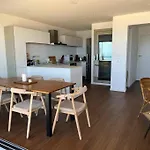 Première Ligne Accès Privé Et Direct à La Vue