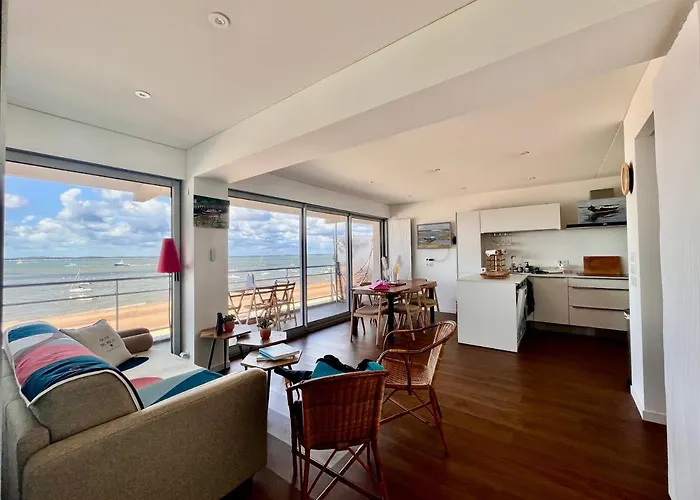 Premiere Ligne Acces Prive Et Direct A La Vue Lejlighed *